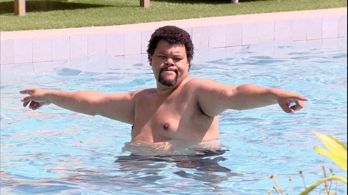 Apos Eliminacao Babu Faz Coreografia Na Piscina Casa Bbb Gshow