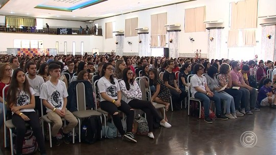 Festival espiritual oferece carnaval 'zen' em templo budista de Cabreúva