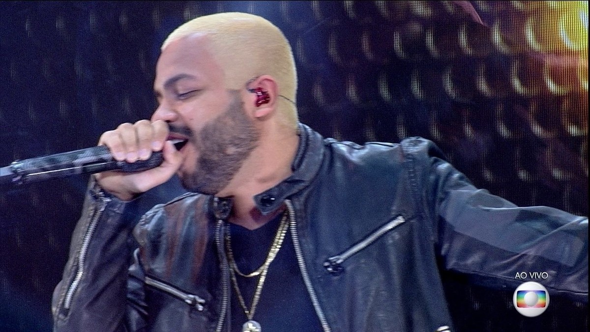 Projota canta 'Ela só quer paz' na Final do BBB21 | casa ...