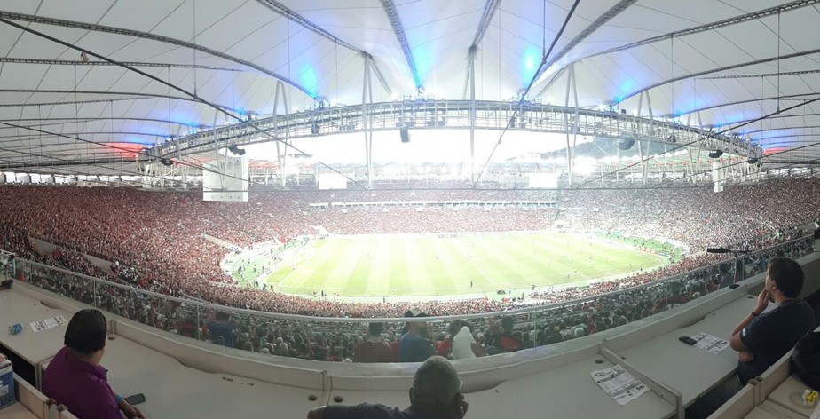 Bandeira sonha alargar liderança da marca Fla e reviver torcida mista com Flu