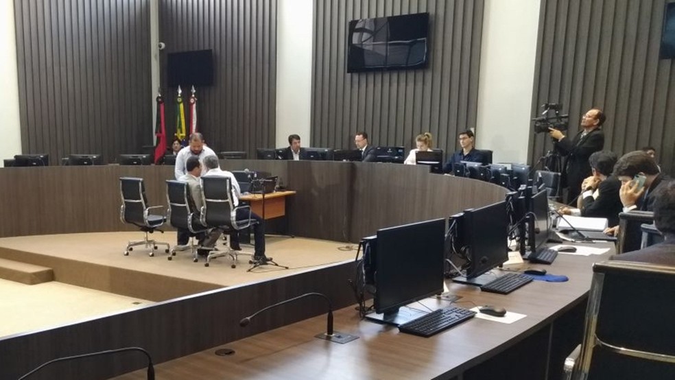 PrisÃ£o do prefeito de Cabedelo (PB), Leto Viana, foi mantida apÃ³s audiÃªncia de custÃ³dia (Foto: Hebert AraÃºjo/TV Cabo Branco)