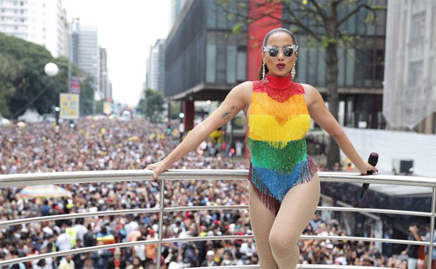 Anitta se apresenta na Prada LGBT (Foto: Felipe Panfili/Divulgação)