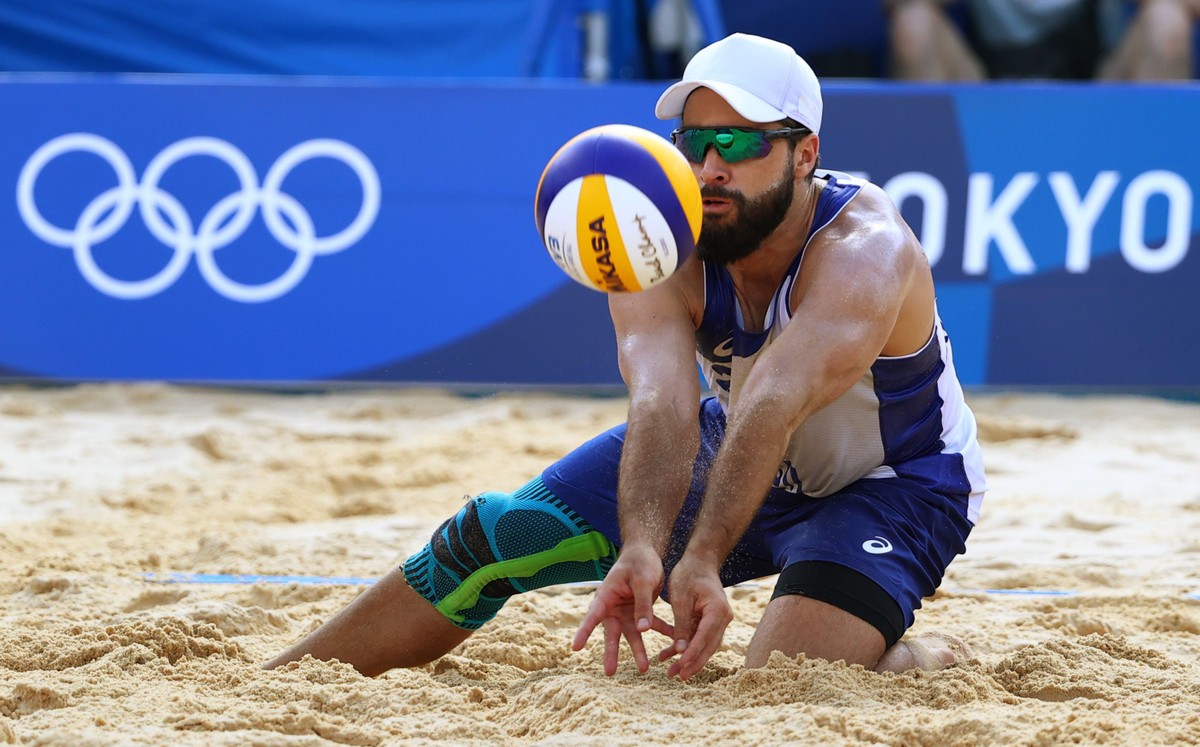Evandro e Bruno Schmidt vencem marroquinos no vôlei de ...