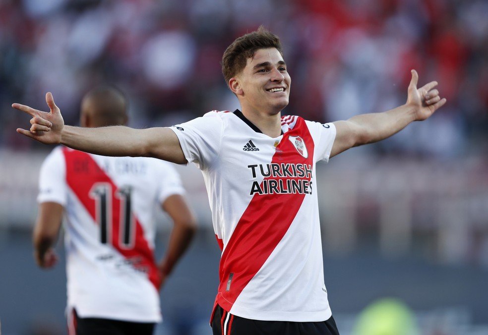 Julián Álvarez, atacante do River Plate eleito "Rei da América" em 2021 — Foto: Reuters