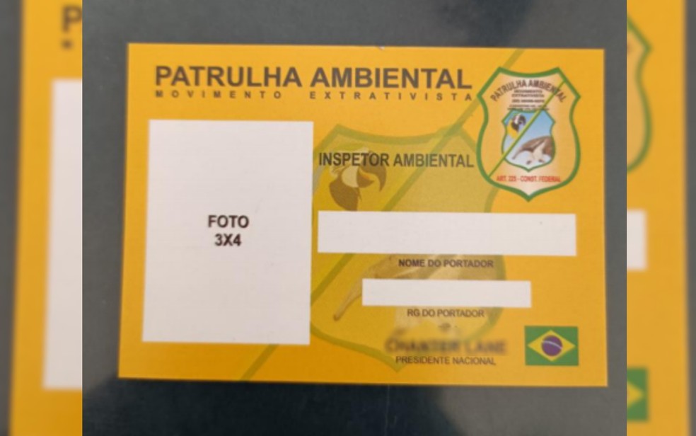 Falso policial ambiental fez até cartões para ambiental para invadir terras particulares, em São Simão, Goiás — Foto: Divulgação/Polícia Militar
