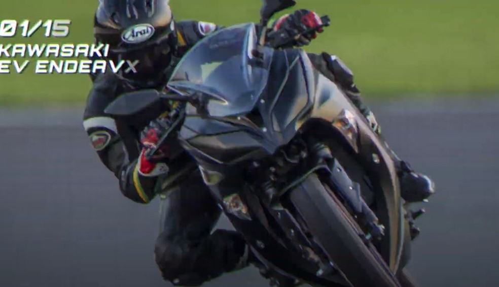 Visual da Kawasaki elétrica será similar ao da família Ninja atual — Foto: Reprodução/Youtube