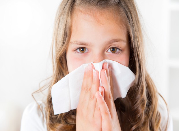Sangramento nasal é comum em crianças e geralmente não é grave (Foto: Thinkstock)