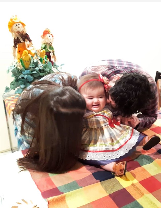 Marcelo Adnet e Patricia Cardoso celebram 7 meses de Alice com festa junina (Foto: Reprodução/Instagram)