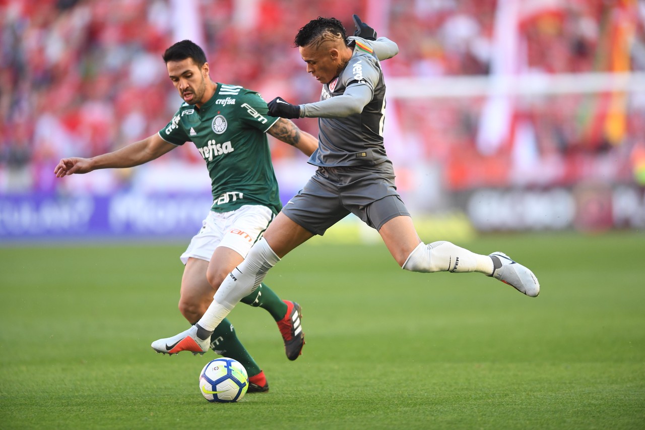 [COMENTE E DÊ SUA NOTA]  Defesa do Palmeiras controla o Inter em dia de destaque para Thiago Santos