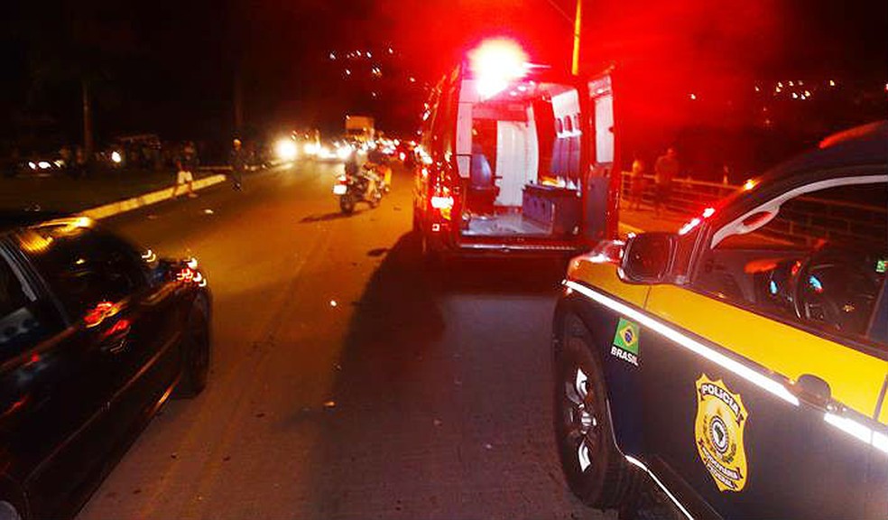 acidente deixa quatro feridos na br 356 em muriae zona da mata g1