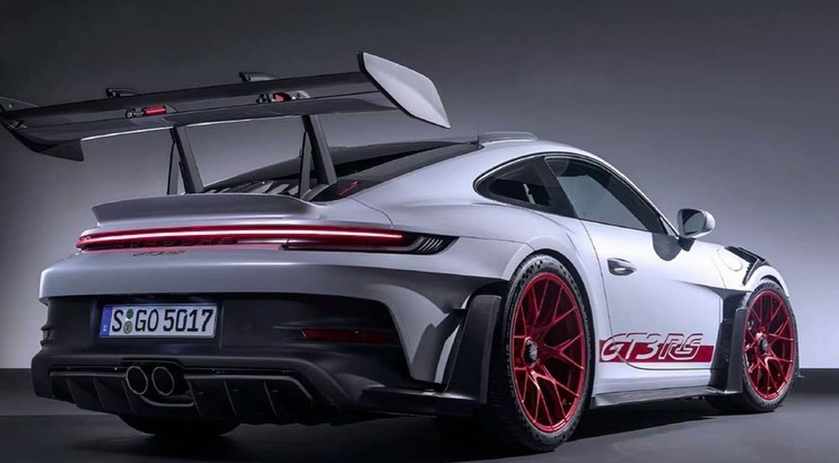 Novo Porsche 911 GT3 RS surge com visual invocado e asa gigante |  Lançamentos | autoesporte