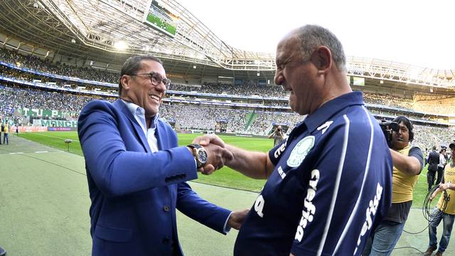 Luxemburgo e FelipÃ£o se cumprimentam antes de Palmeiras x Vasco
