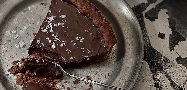 Torta de chocolate com flor de sal (Foto: © Ulrika Ekblom / StockFood)