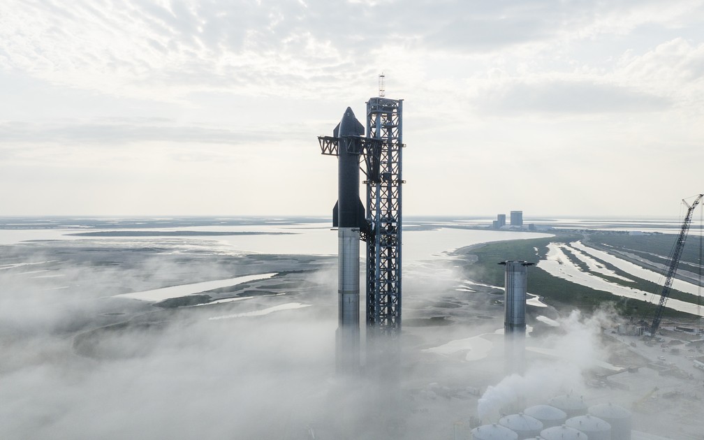 Primeiro voo de teste da Starship para a órbita da Terra acontecerá ainda no começo do ano — Foto: Divulgação/SpaceX