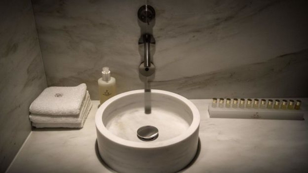 Os sabonetes nos quartos de hóteis: podemos levá-los para casa? — Foto: Getty Images via BBC