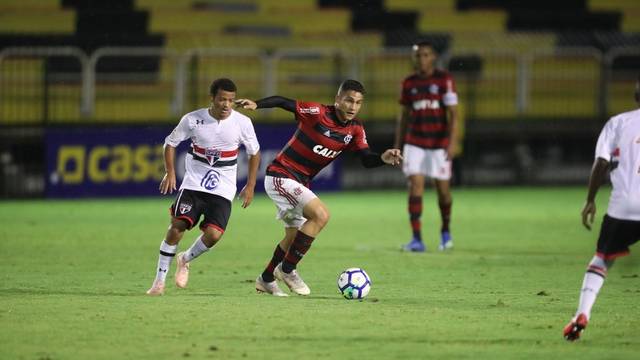 Flamengo e São Paulo jogaram em Volta Redonda