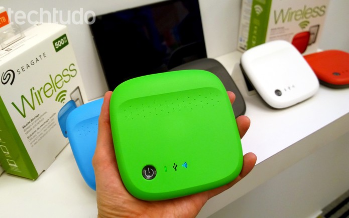Seagate Wireless pode ir na sua mochila e criar uma rede wi-fi com conte?do (Foto: Fabr?cio Vitorino / TechTudo)