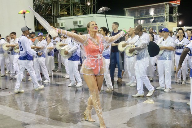 Lívia Andrade (Foto: Manuela Scarpa e Marcos Ribas/Brazil News)