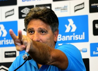 Além do 10: indefinição pode levar Renato a alterar estilo do Grêmio