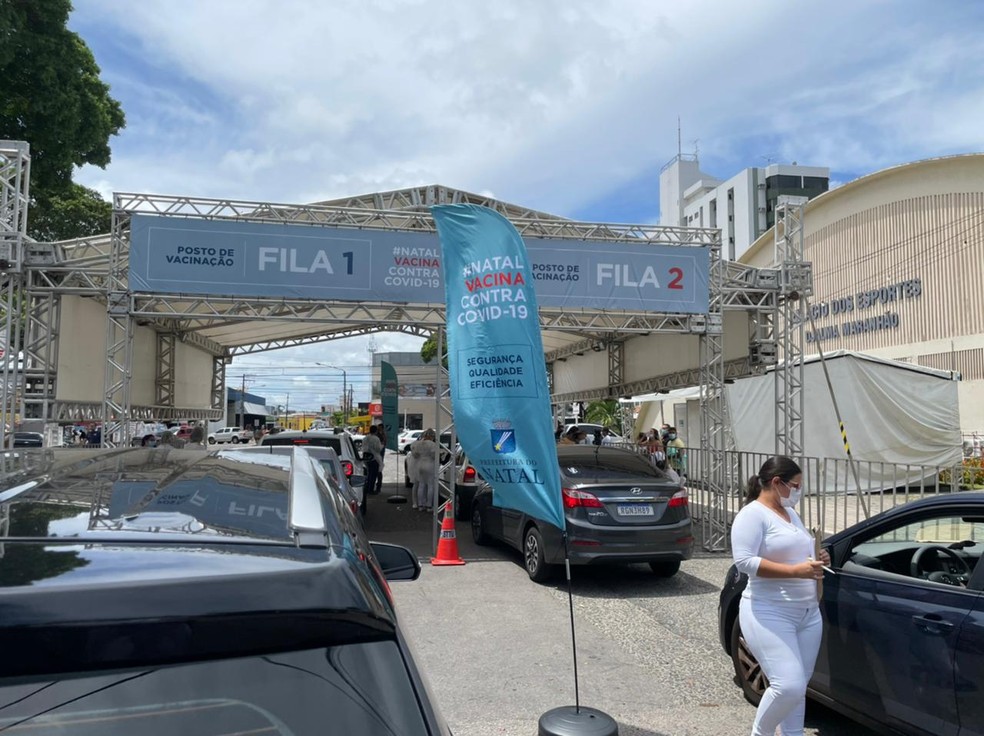 Pontos de drive thru de vacinação contra Covid-19 vão funcionar nesta sexta (22) em Natal — Foto: Divulgação