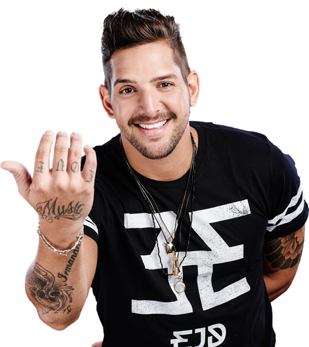 Banda Eva se apresenta no projeto 