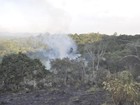 Bombeiros levam horas para apagar incêndio na Serra do Japi em Jundiaí 