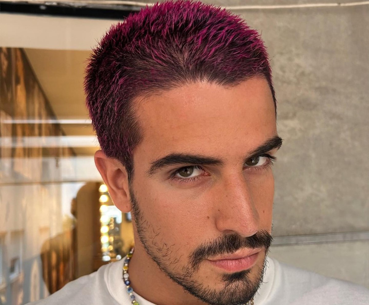 Enzo Celulari pinta os cabelos de rosa/roxo (Foto: Reprodução/Instagram)