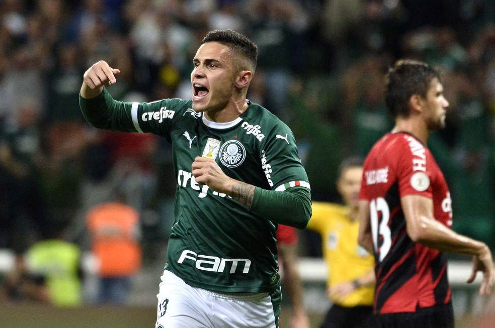 Raphael Veiga está vinculado ao Palmeiras — Foto: Marcos Ribolli / Globoesporte.com