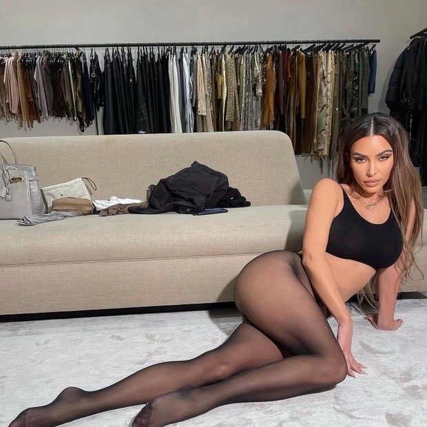 Primeiras fotos de Kim Kardashian em 2021 (Foto: Reprodução)