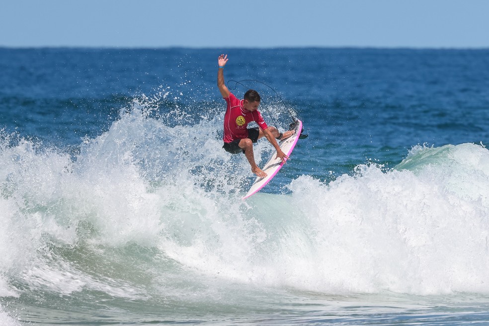 Mateus Sena — Foto: Daniel Smorigo/World Surf League