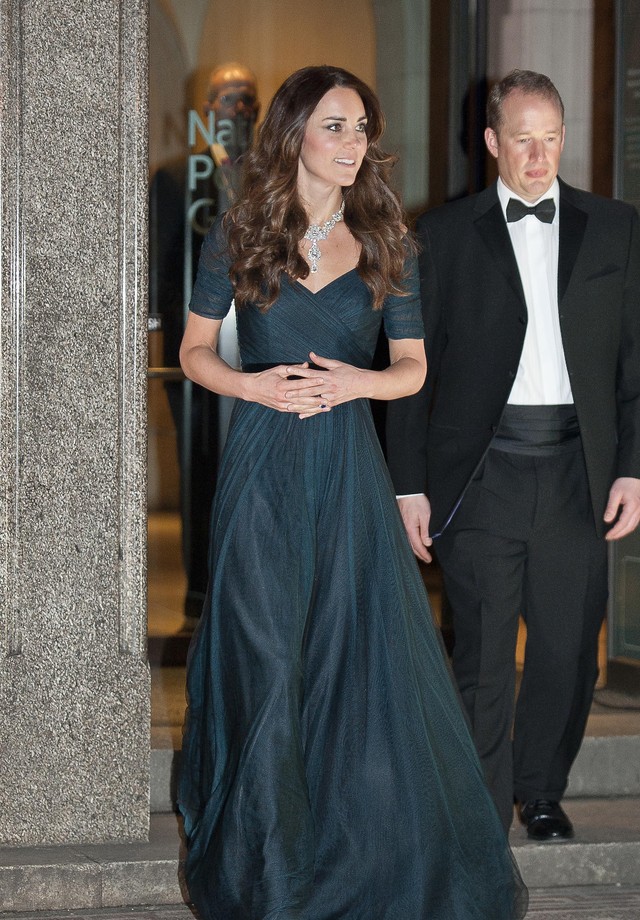 LONDON, UNITED KINGDOM - FEBRUARY 11: Catherine and Duchess of Cambridge attends The Portrait Gala 2014: Collecting To Inspire at National Portrait Gallery on February 11, 2014 in London, England. (Photo by Niki Nikolova/GC Images) (Foto: GC Images)