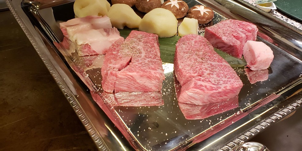 Carne de wagyu tem gordura entremeada na carne — Foto: Rafael Miotto/G1