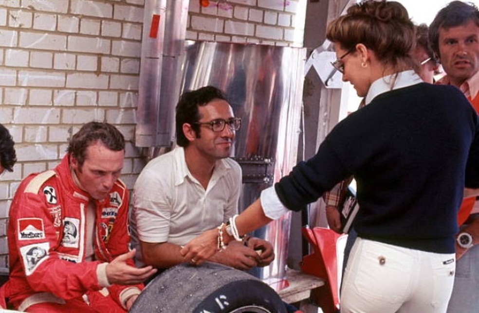 Mauro Forghieri ao lado de Niki Lauda nos anos 1970 — Foto: Getty Images