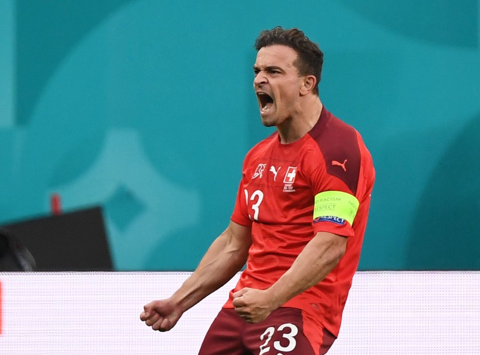 Shaqiri gol Suíça Espanha — Foto: Kirill Kudryavtsev/Reuters