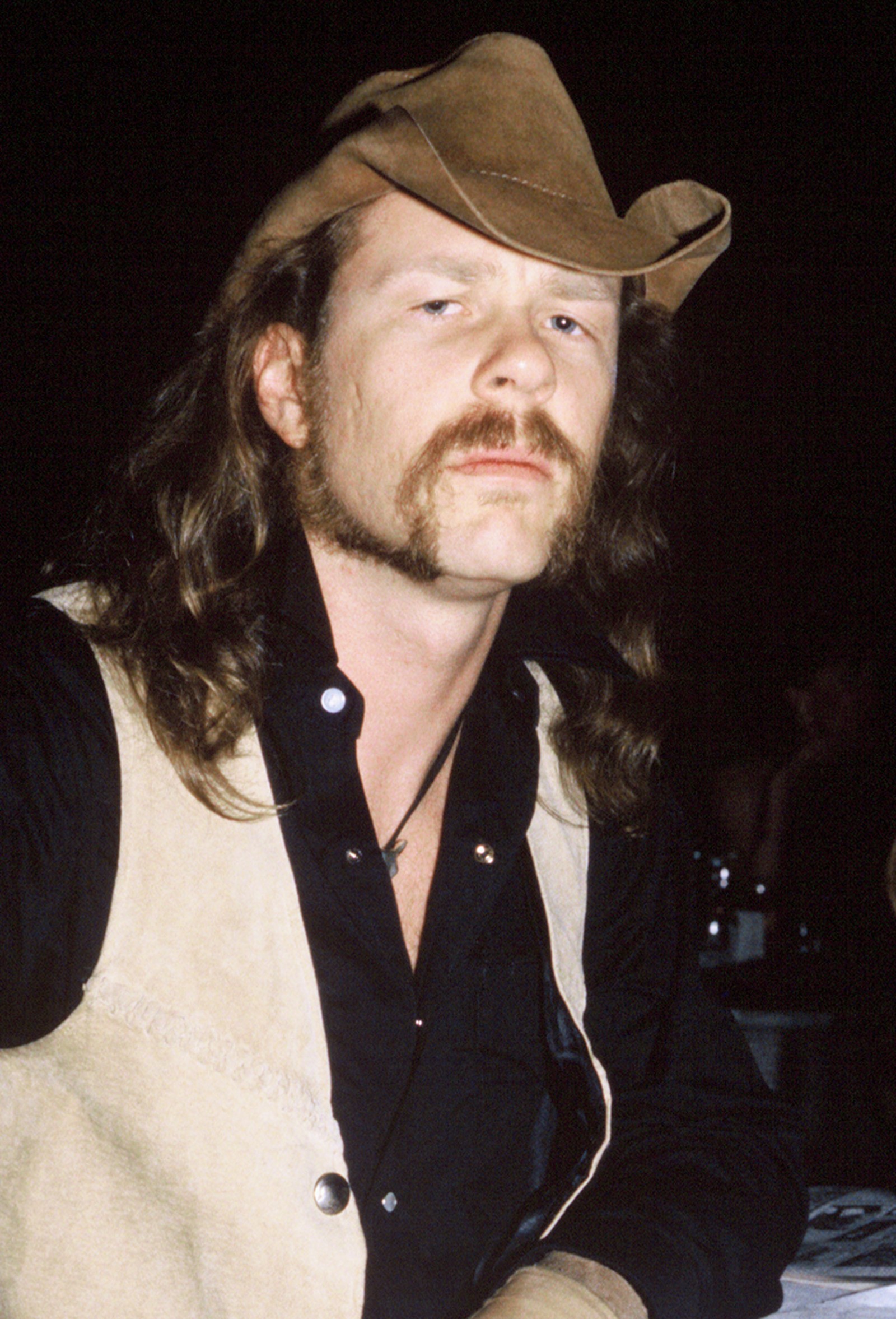 James Hetfield, do Metallica, usando chapéu de cowboy em 1993