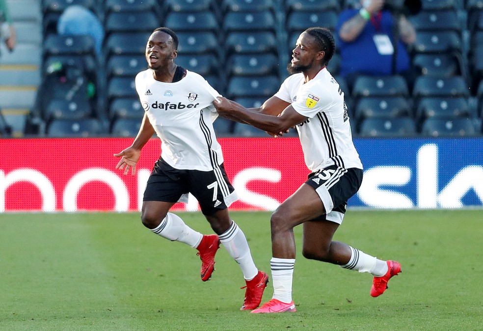 Fulham Perde Mas Se Classifica Para Final Dos Playoffs Da Segunda Divisao Inglesa Futebol Ingles Ge