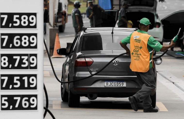 Preços da gasolina não para de subir nos postos. Posto da Petrobras no Aterro do Flamengo. 