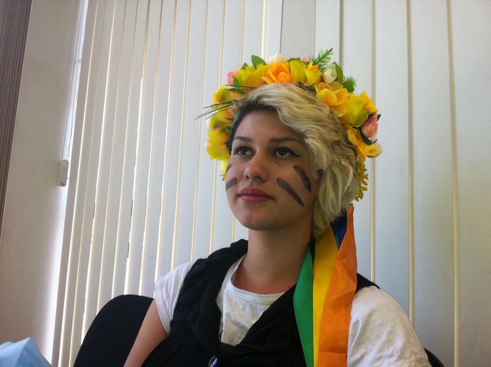 Sara Winter Femen Faz Protesto em Desfile da Independência em Brasília — Foto: Lucas Nanini / G1