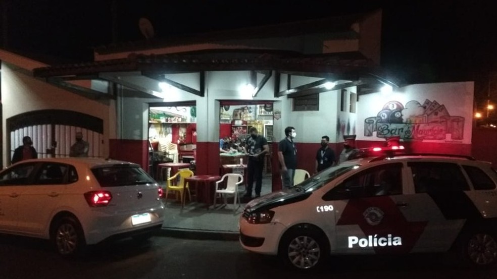 Força-tarefa em São Carlos autua 10 estabelecimentos comerciais e interdita três bares — Foto: Prefeitura Municipal de São Carlos/Divulgação