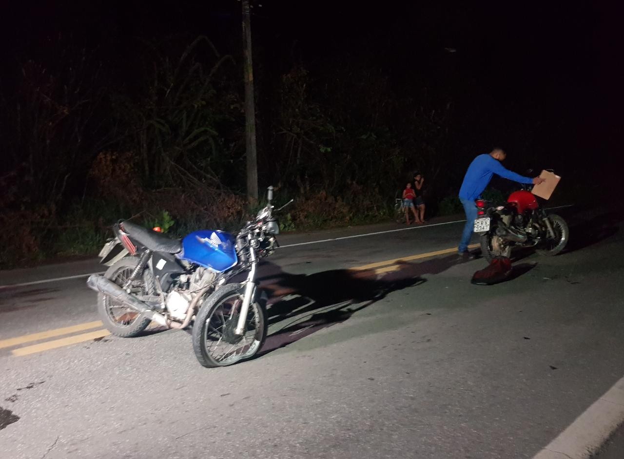 Mulher morre em acidente envolvendo duas motocicletas na BR-222, na Grande Fortaleza