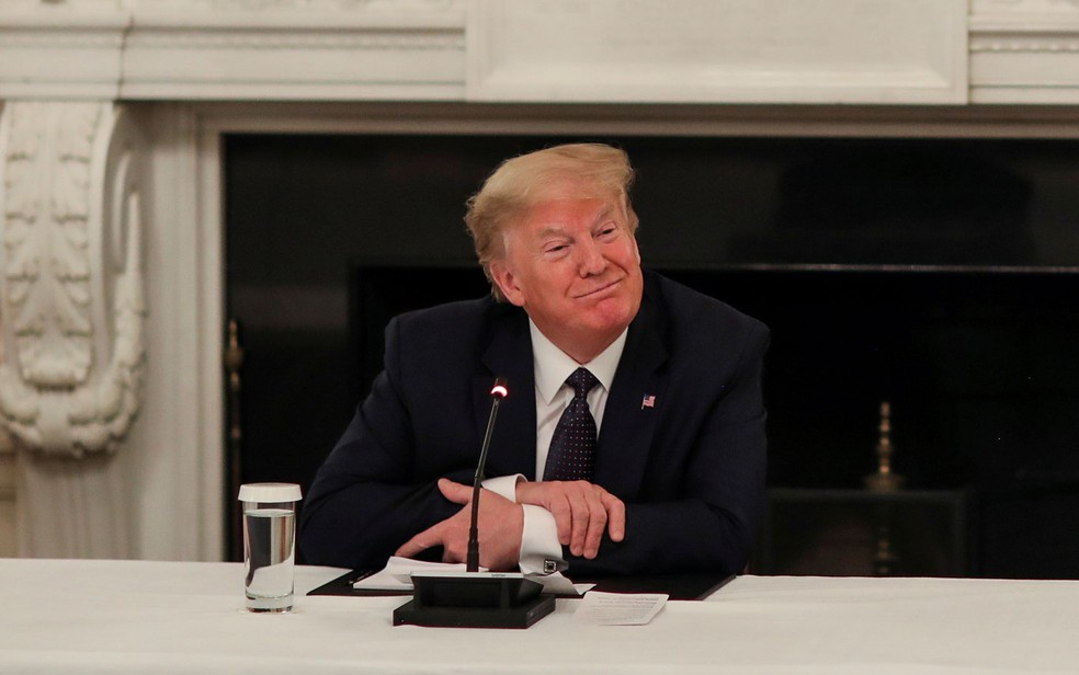 O presidente dos EUA, Donald Trump, em foto na Casa Branca, em Washington, na segunda-feira (18) — Foto: Reuters/Leah Millis  