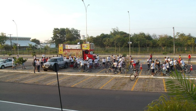 Cerca de 80 ciclistas comemoraram o "Dia Mundial Sem Carro", no Amapá (Foto: Hélio Araújo/Arquivo pessoal)
