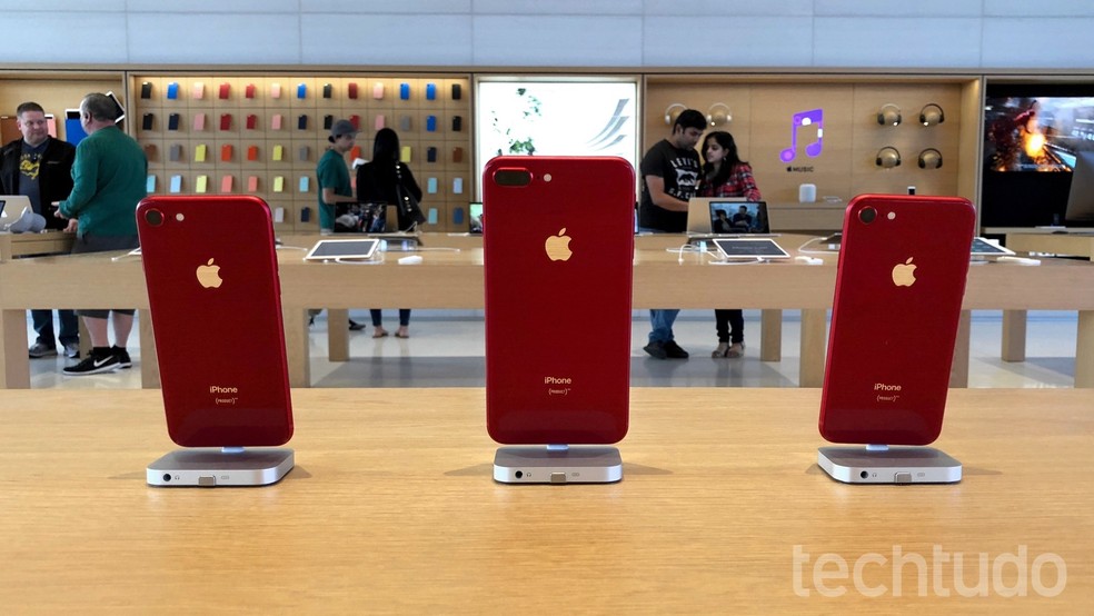 iPhone 8 e iPhone 8 Plus deixam de ser vendidos pela Apple — Foto: Thássius Veloso/TechTudo