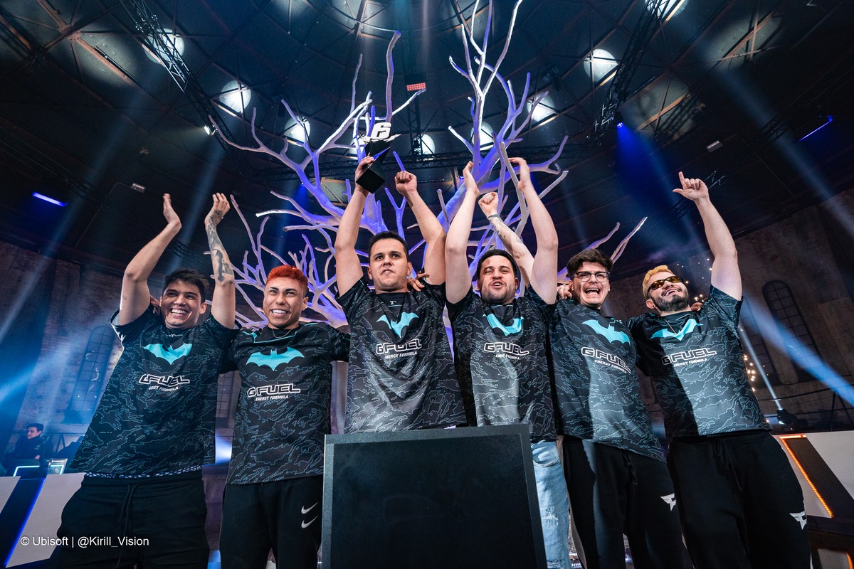 R6: caster da Ubisoft, Meligeni pede por Six Major no Brasil | rainbow ...