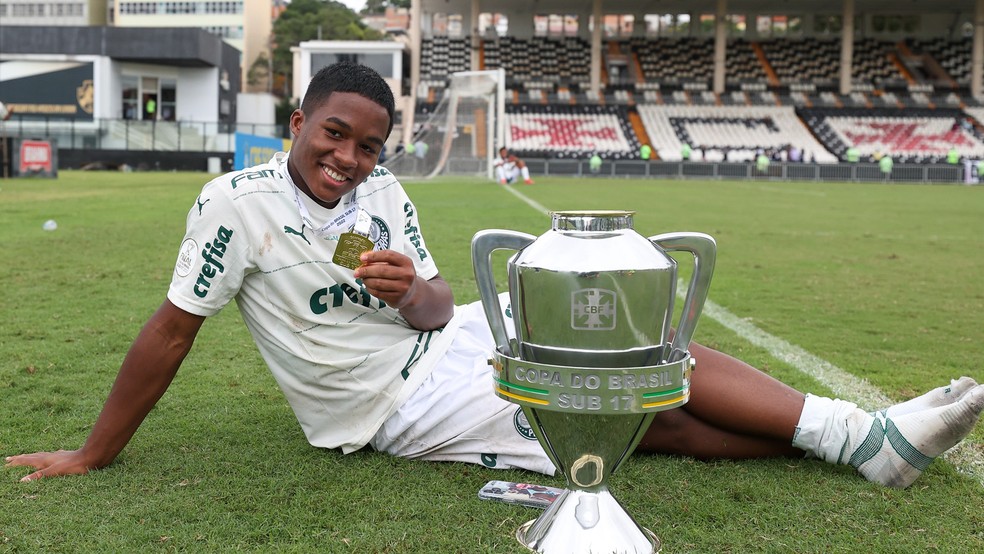 Endrick se prepara para assinar contrato com cláusula de 335 milhões de reais já nesta quinta-feira! Veja os detalhes do acordo