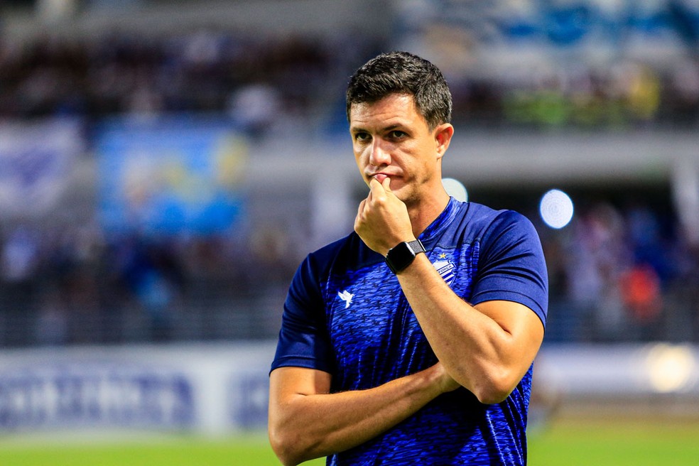 Maurício Barbieri pode colocar Bruno Lopes e Richard Franco de primeira — Foto: Ailton Cruz/Gazeta de Alagoas