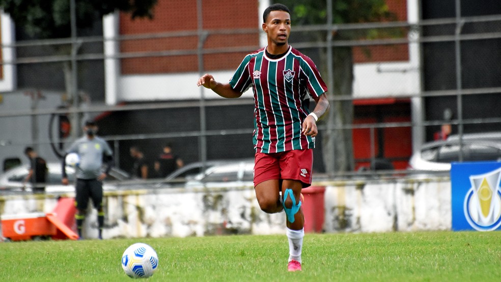 Wallace saiu da base do Fluminense — Foto: MAILSON SANTANA/FLUMINENSE FC