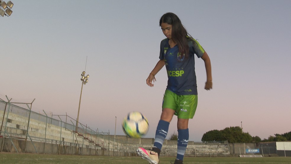 Lívia treina todos os dias à tarde depois da escola — Foto: TV Globo/Reprodução