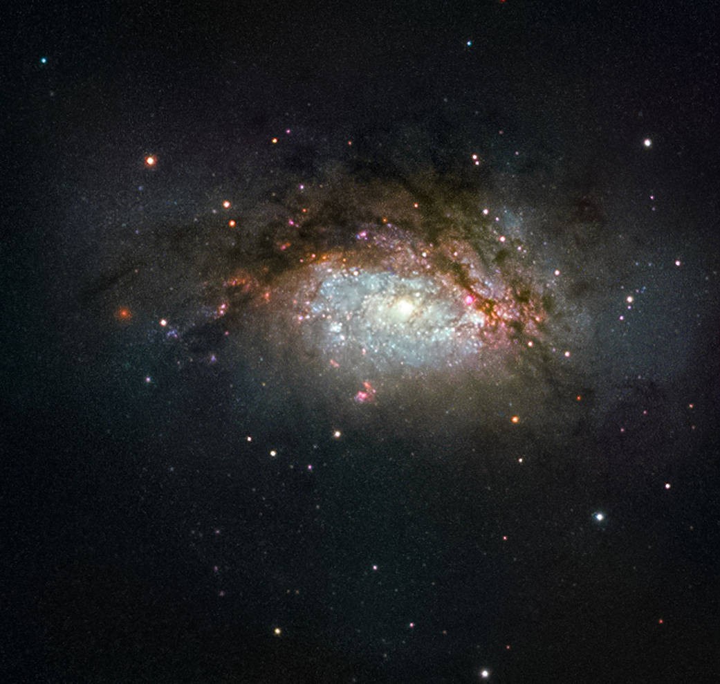 Galáxia NGC 3597 (Foto: ESA/Hubble & NASA)