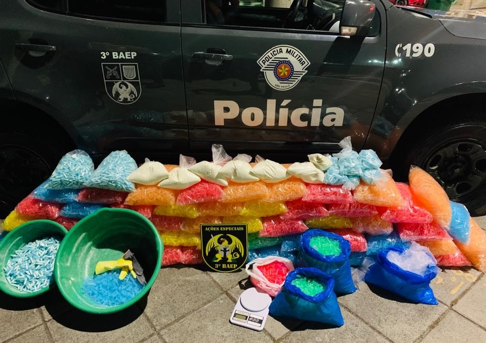 Apreens&atilde;o de coca&iacute;na no Campo dos Alem&atilde;es, na zona sul de S&atilde;o Jos&eacute; dos Campos &mdash; Foto: Divulga&ccedil;&atilde;o/BAEP
